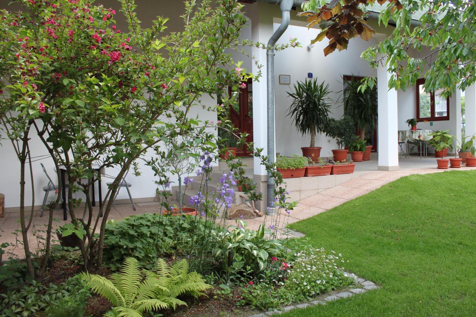 Boulevard Garden House - Free And Save Parking In The Locked Yard ชูปริยา ภายนอก รูปภาพ